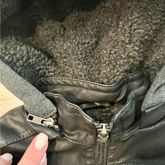 Toddler Boys Black Faux Leather Jacket - Picture 6 of 7